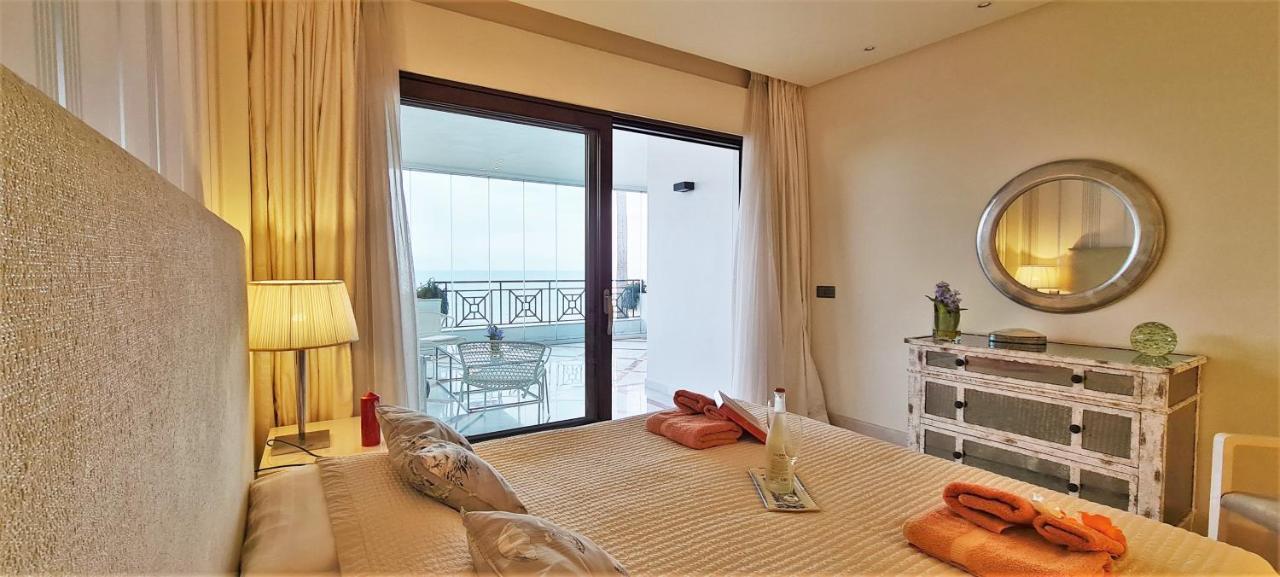 Luxury Apartment Frontal Beach In Doncella Beach Estepona Zewnętrze zdjęcie